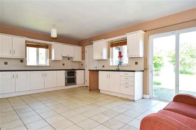 2 Castlegrounds, Cummer, Tuam, Co. Galway