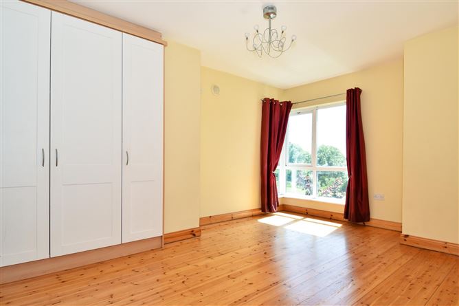 2 Castlegrounds, Cummer, Tuam, Co. Galway