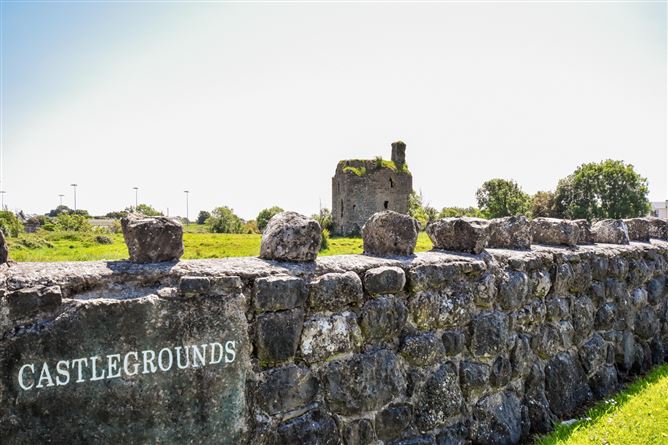 2 Castlegrounds, Cummer, Tuam, Co. Galway