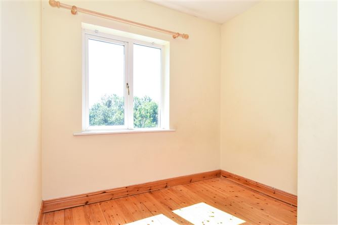 2 Castlegrounds, Cummer, Tuam, Co. Galway