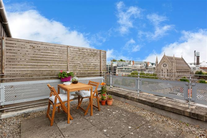 https://photos-a.propertyimages.ie/media/6/3/7/4941736/a8c102c8-46fb-4e1f-b89b-8dc3ad8ed7fb_l.jpg