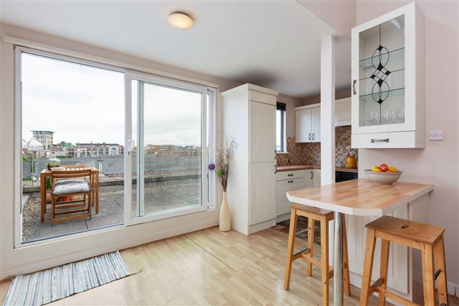https://photos-a.propertyimages.ie/media/6/3/7/4941736/a8c102c8-46fb-4e1f-b89b-8dc3ad8ed7fb_l.jpg