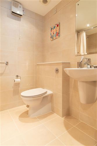 Photo 6 of 11 — 27 Fairview Close, Fairview, Dublin 3