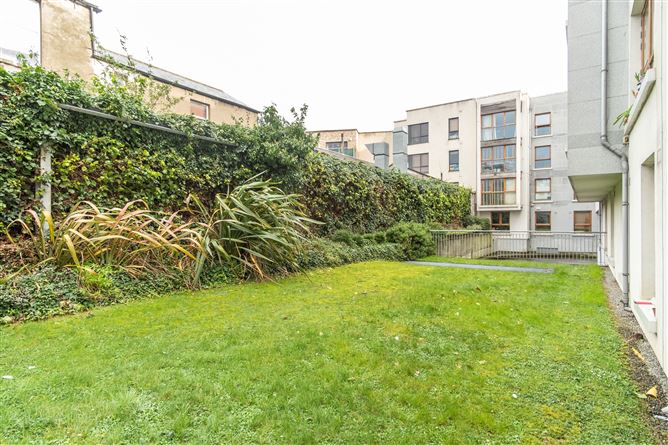 Photo 10 of 11 — 27 Fairview Close, Fairview, Dublin 3