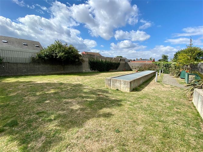 Photo 9 of 11 — 27 Fairview Close, Fairview, Dublin 3