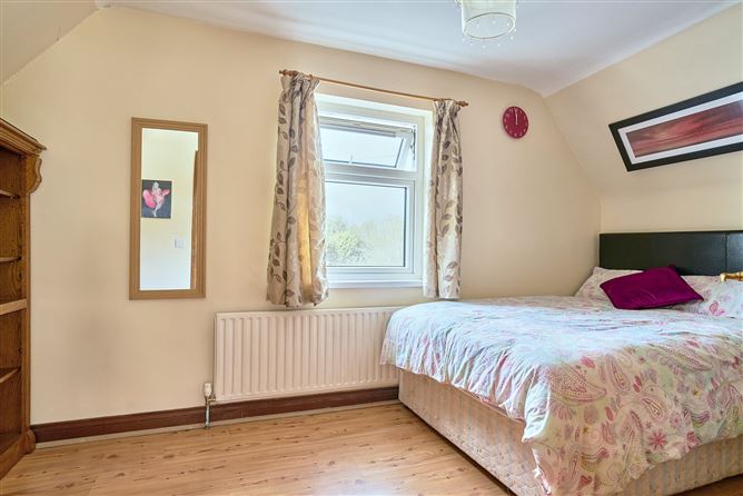 6 St. Michael's Terrace, Clarecastle, Co. Clare