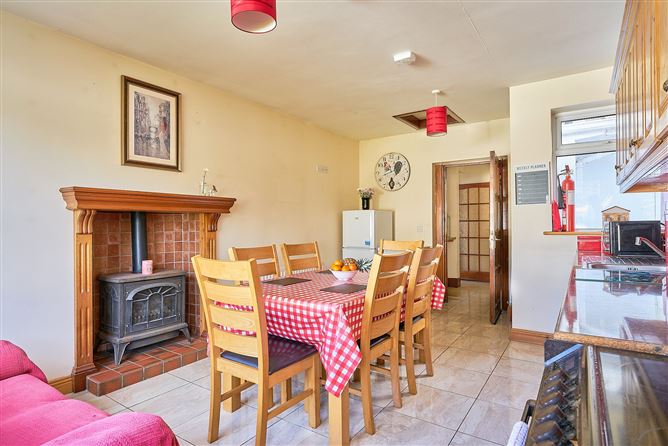 6 St. Michael's Terrace, Clarecastle, Co. Clare