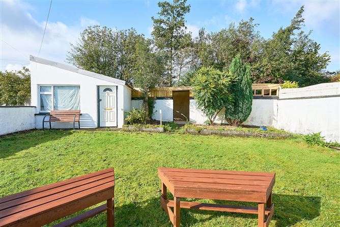 6 St. Michael's Terrace, Clarecastle, Co. Clare