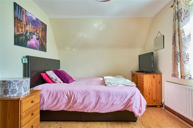 6 St. Michael's Terrace, Clarecastle, Co. Clare