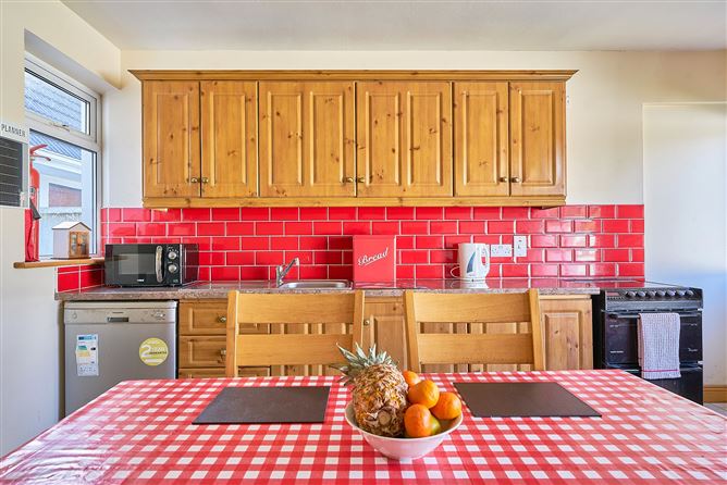 6 St. Michael's Terrace, Clarecastle, Co. Clare