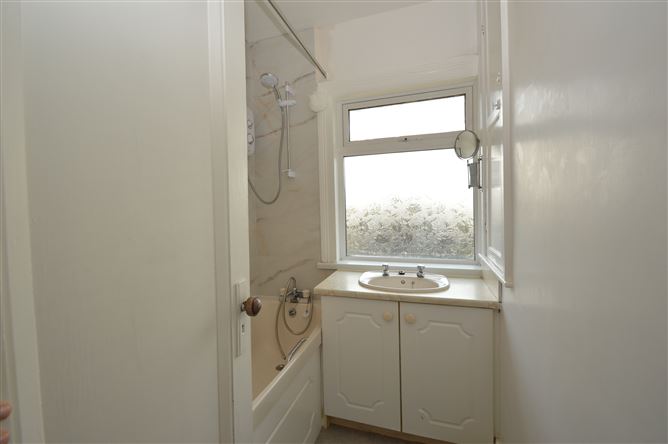  32 Saint Anne's Drive, Montenotte, Cork