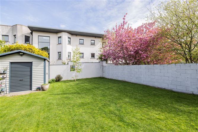 https://photos-a.propertyimages.ie/media/6/3/8/4942836/31624826-e797-469e-94d8-dde1cfd2e357_l.jpg