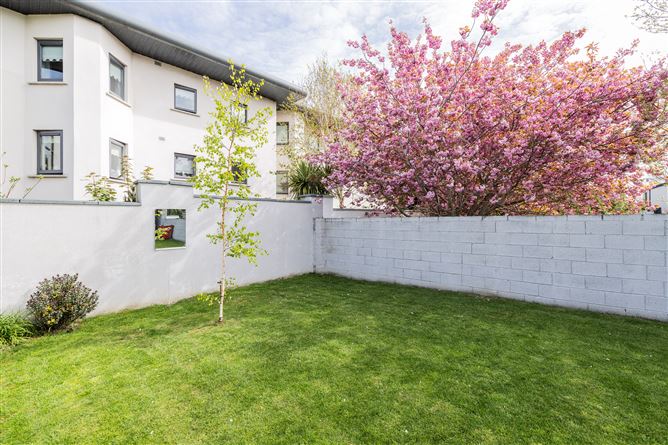 https://photos-a.propertyimages.ie/media/6/3/8/4942836/31624826-e797-469e-94d8-dde1cfd2e357_l.jpg