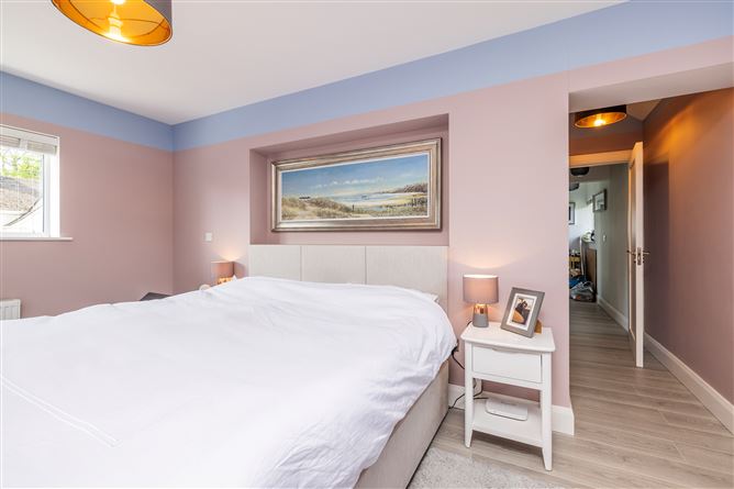 https://photos-a.propertyimages.ie/media/6/3/8/4942836/d73d14fe-da82-4100-bae3-2674e79cf11c_l.jpg