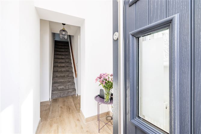 https://photos-a.propertyimages.ie/media/6/3/8/4942836/d73d14fe-da82-4100-bae3-2674e79cf11c_l.jpg