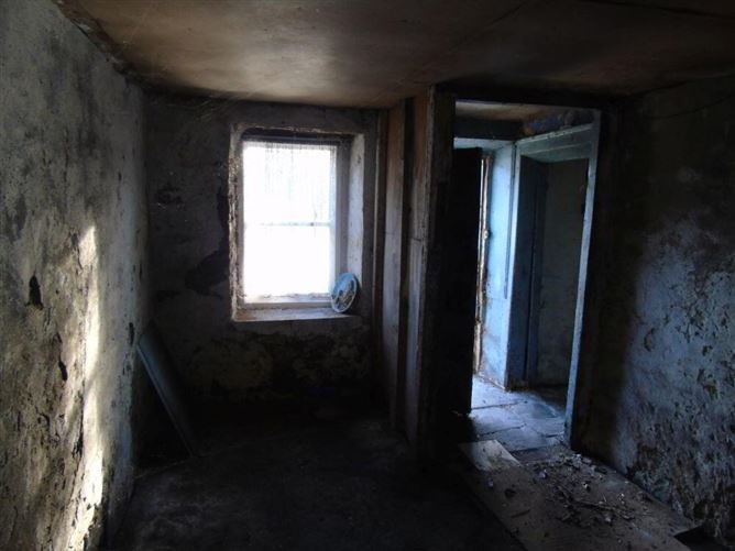 Ballintogher Village, Sligo Town, Sligo