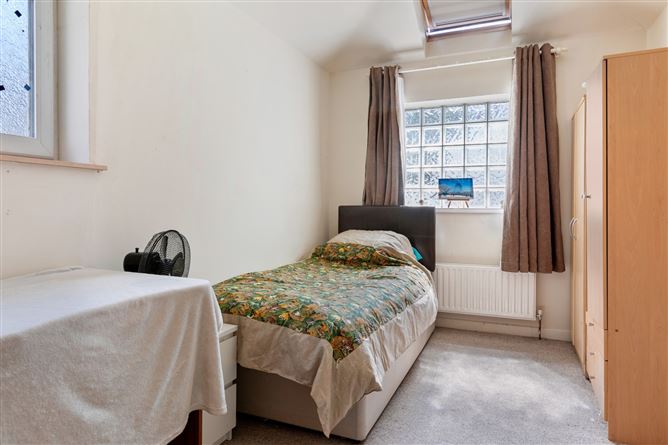 1 Vale View Avenue, Cabinteely, Dublin 18