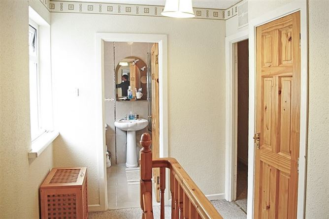 1 Vale View Avenue, Cabinteely, Dublin 18