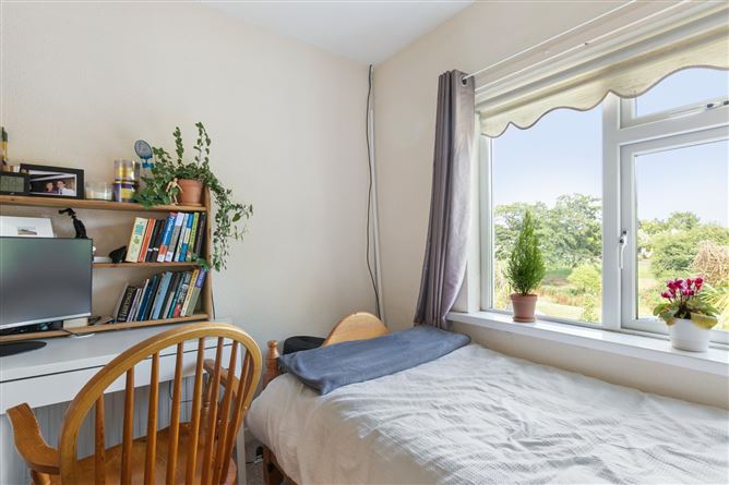 1 Vale View Avenue, Cabinteely, Dublin 18