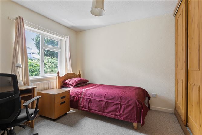 1 Vale View Avenue, Cabinteely, Dublin 18