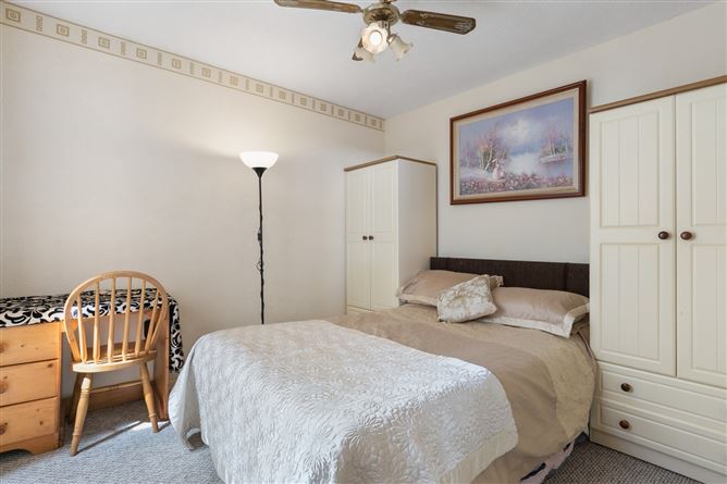 1 Vale View Avenue, Cabinteely, Dublin 18