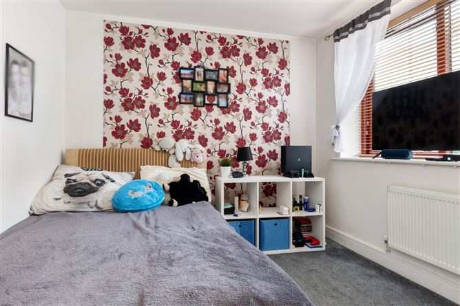 12 Castlegate Grange, Adamstown, Co. Dublin