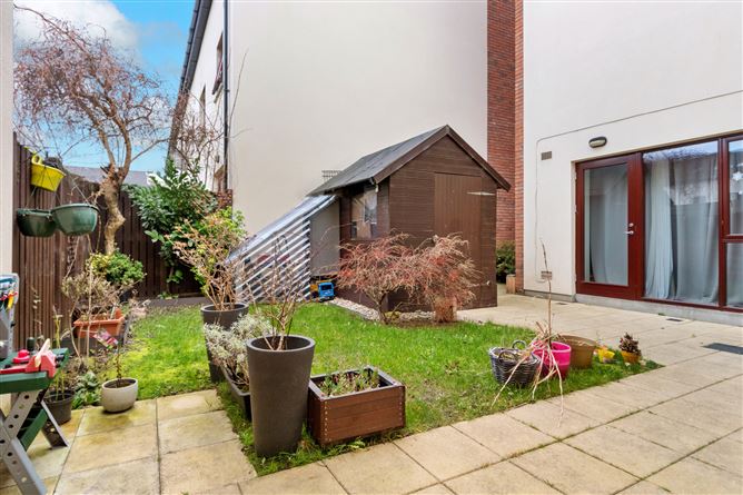 12 Castlegate Grange, Adamstown, Co. Dublin