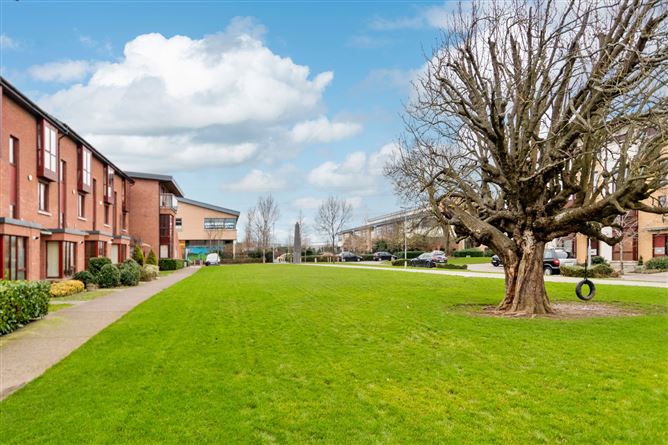 12 Castlegate Grange, Adamstown, Co. Dublin