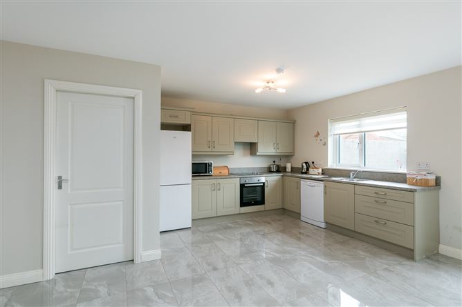 11 Oakhill, Gorey, Co. Wexford