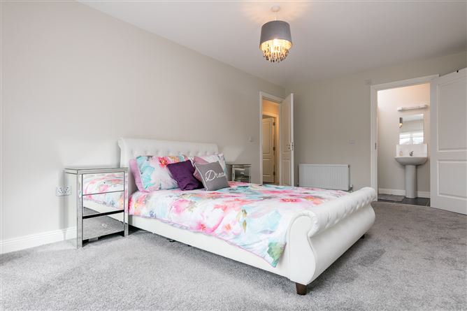 11 Oakhill, Gorey, Co. Wexford
