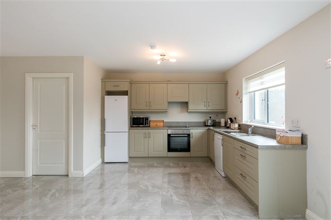 11 Oakhill, Gorey, Co. Wexford