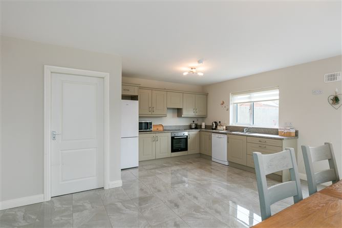 11 Oakhill, Gorey, Co. Wexford