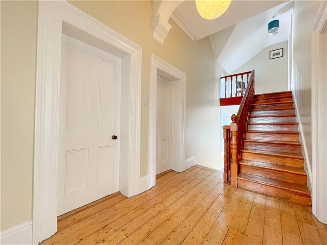 https://photos-a.propertyimages.ie/media/6/3/9/5003936/4ab1e705-9918-4b68-84d4-2aec9cf0917c_l.jpg