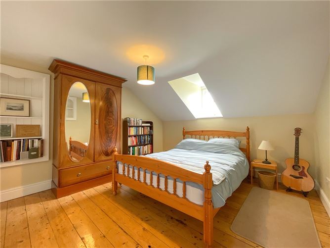 https://photos-a.propertyimages.ie/media/6/3/9/5003936/4ab1e705-9918-4b68-84d4-2aec9cf0917c_l.jpg