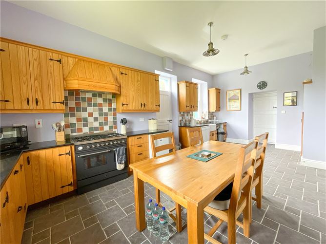 https://photos-a.propertyimages.ie/media/6/3/9/5003936/4ab1e705-9918-4b68-84d4-2aec9cf0917c_l.jpg