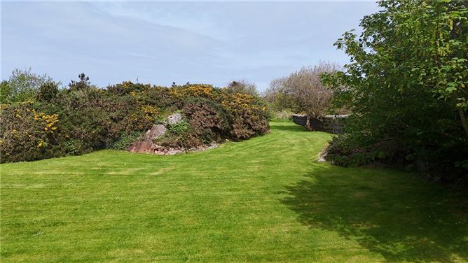 https://photos-a.propertyimages.ie/media/6/3/9/5003936/4ab1e705-9918-4b68-84d4-2aec9cf0917c_l.jpg
