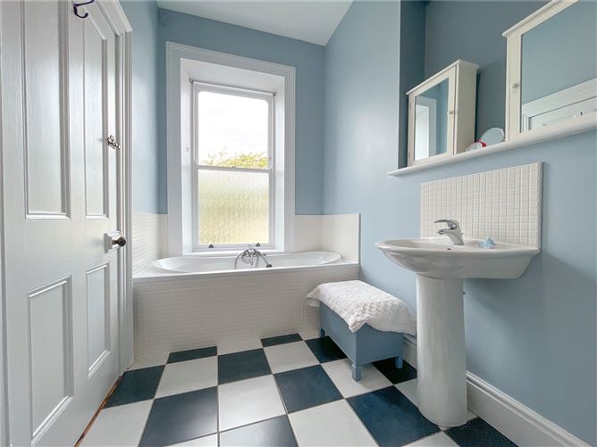 https://photos-a.propertyimages.ie/media/6/3/9/5003936/4ab1e705-9918-4b68-84d4-2aec9cf0917c_l.jpg