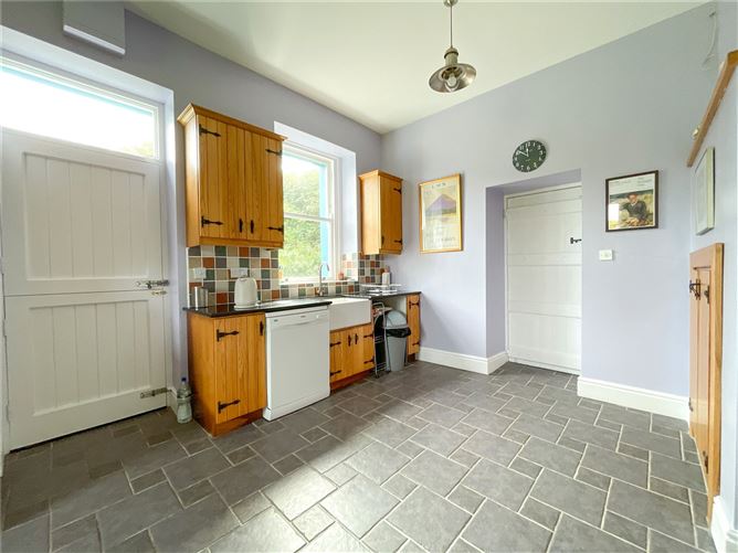 https://photos-a.propertyimages.ie/media/6/3/9/5003936/4ab1e705-9918-4b68-84d4-2aec9cf0917c_l.jpg