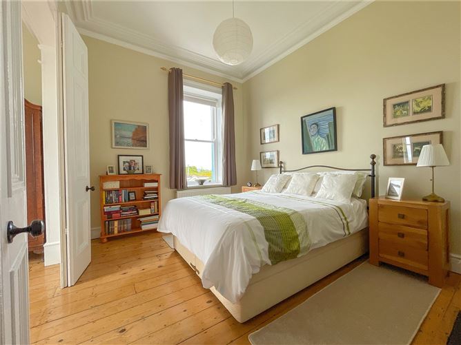 https://photos-a.propertyimages.ie/media/6/3/9/5003936/4ab1e705-9918-4b68-84d4-2aec9cf0917c_l.jpg