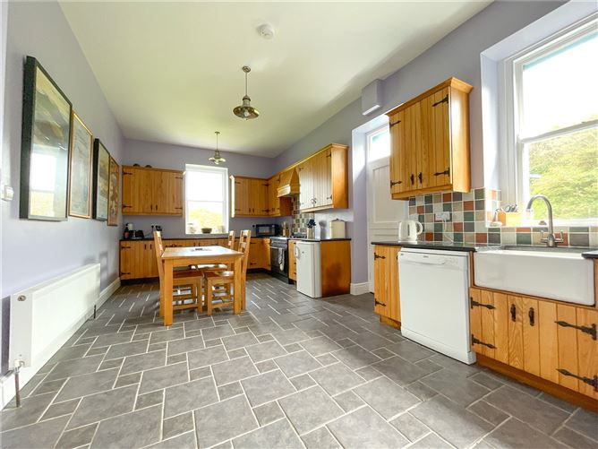 https://photos-a.propertyimages.ie/media/6/3/9/5003936/4ab1e705-9918-4b68-84d4-2aec9cf0917c_l.jpg
