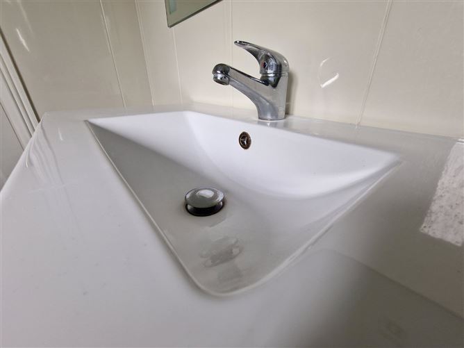 8 Gort Leamhan, Roslevan, Ennis, Co. Clare