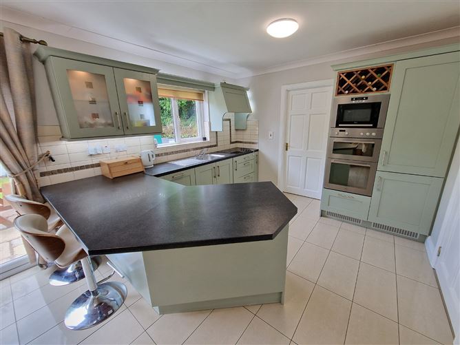 8 Gort Leamhan, Roslevan, Ennis, Co. Clare