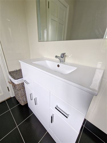 8 Gort Leamhan, Roslevan, Ennis, Co. Clare