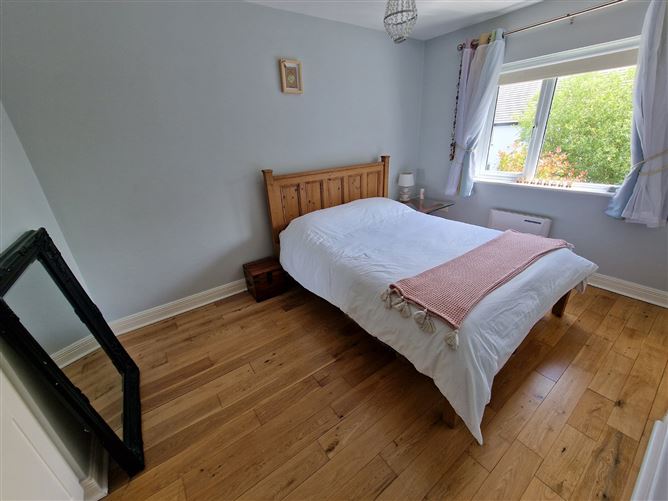 8 Gort Leamhan, Roslevan, Ennis, Co. Clare