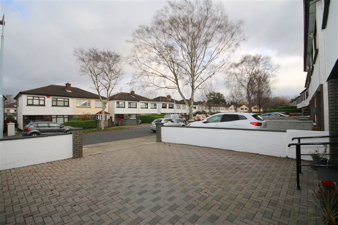 25 Castleknock Elms, Laurel Lodge, Castleknock, Dublin 15