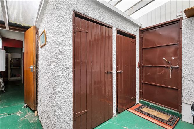 136 Barton Road East, Dundrum, Dublin 14