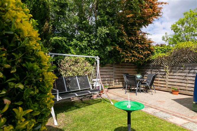 136 Barton Road East, Dundrum, Dublin 14