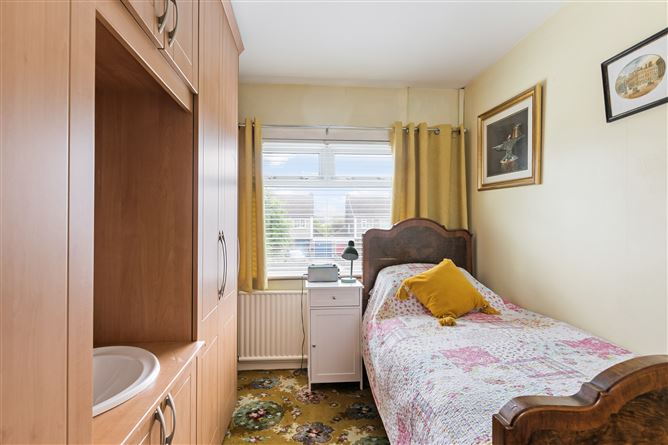 136 Barton Road East, Dundrum, Dublin 14