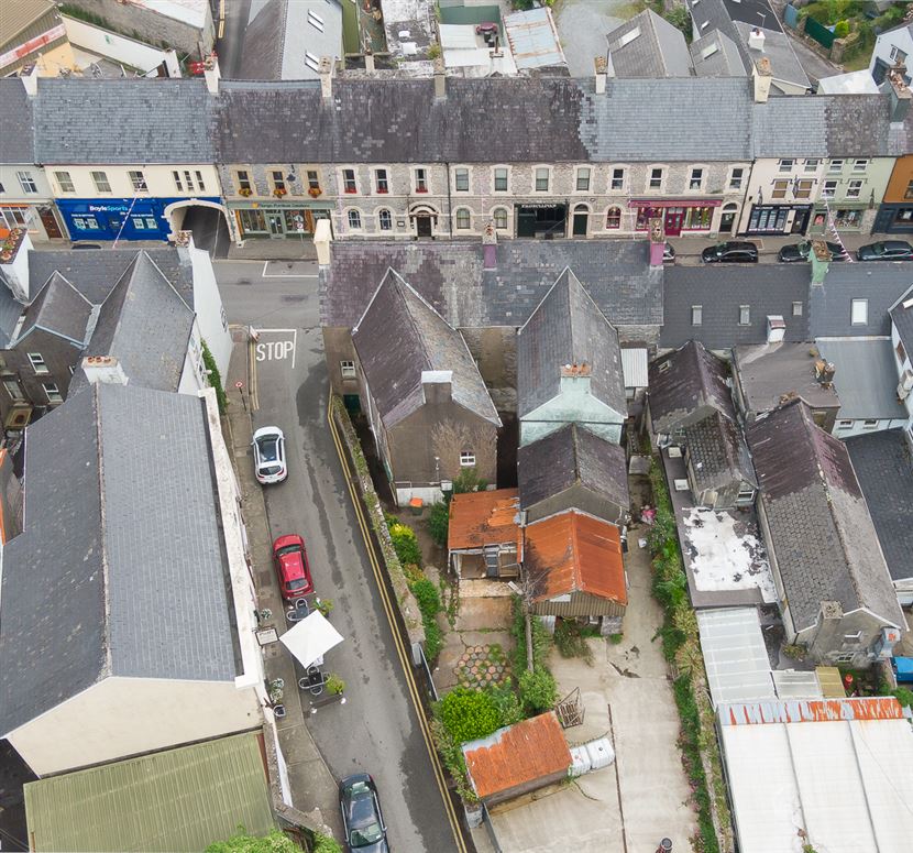 16 Henry Street Kenmare, Kenmare, Kerry 16 Henry Street Kenmare, Kenmare, Kerry
