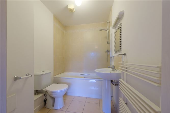 32 Academy Square, Navan, Meath